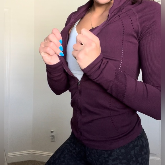 Fabletics Ribbed Zip-up Jacket - Picture 7 of 13